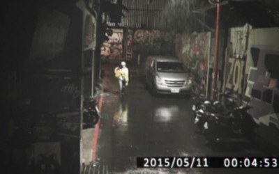 膽小者真的不要看，台北市鄰里監視器拍到的恐怖畫面！你以為是那個人影嗎...？