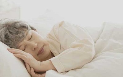 失眠多夢經常抽筋可能是缺鈣  一天之中幾點補鈣效果最好