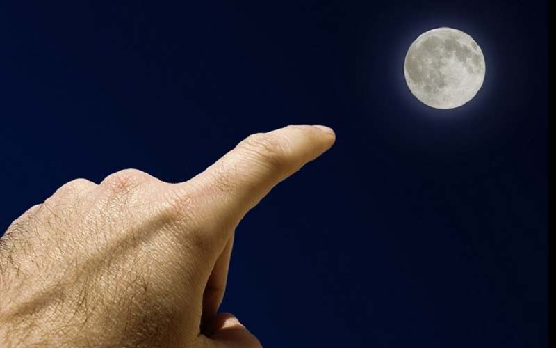 為什麼小時候總會被提醒「用手指月亮會被割耳朵喔」原來背後有很深的涵義阿！